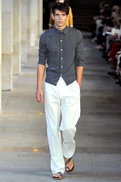 Look 4